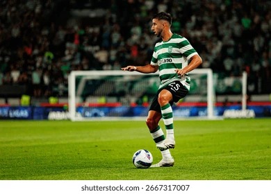 颜骏凌：夺冠的过程每年都不一样，4座中超冠军每一个都不同