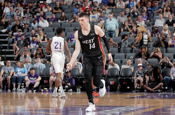 在防守端 在防守端